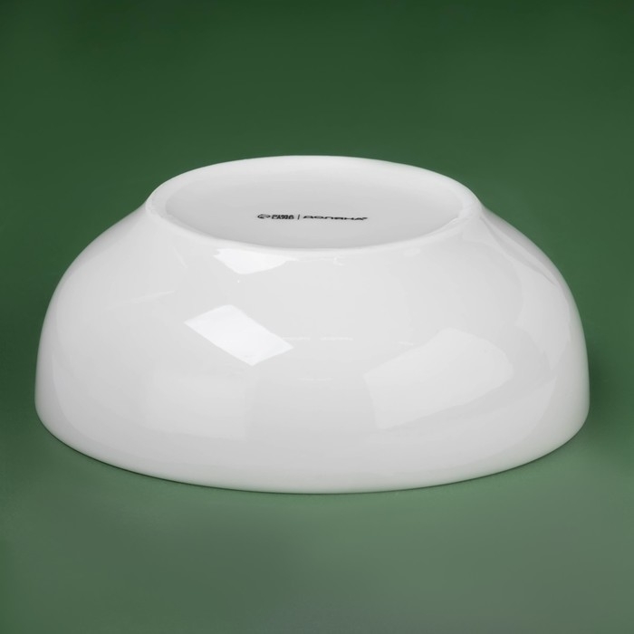 Салатник новогодний Доляна «Рождественский вечер», 580 мл, 15,5×6 см, фарфор, цвет белый