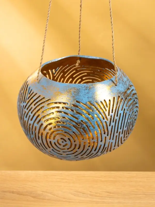 Подсвечник подвесной из кокоса, 16х16х11 см, цв. голубой-золотой Подсвечник подвесной из кокоса, 16х16х11 см, цв. голубой-золотой