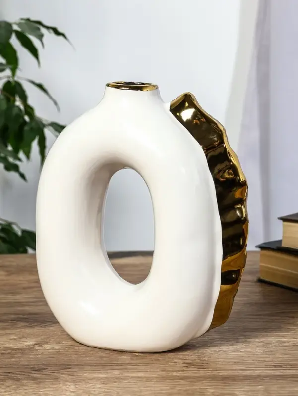 Ваза керамика настольная Ваза керамика настольная "Лорей" h=22х17,5 d=4 см, белый