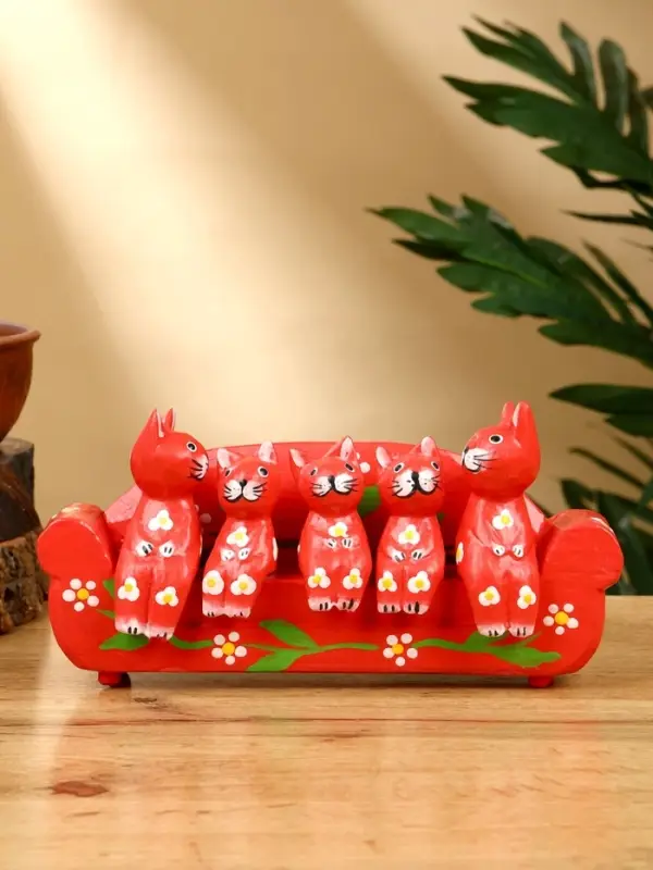 Сувенир Сувенир "Кошачье семейство" дерево 20х5х10 см, цв. красный