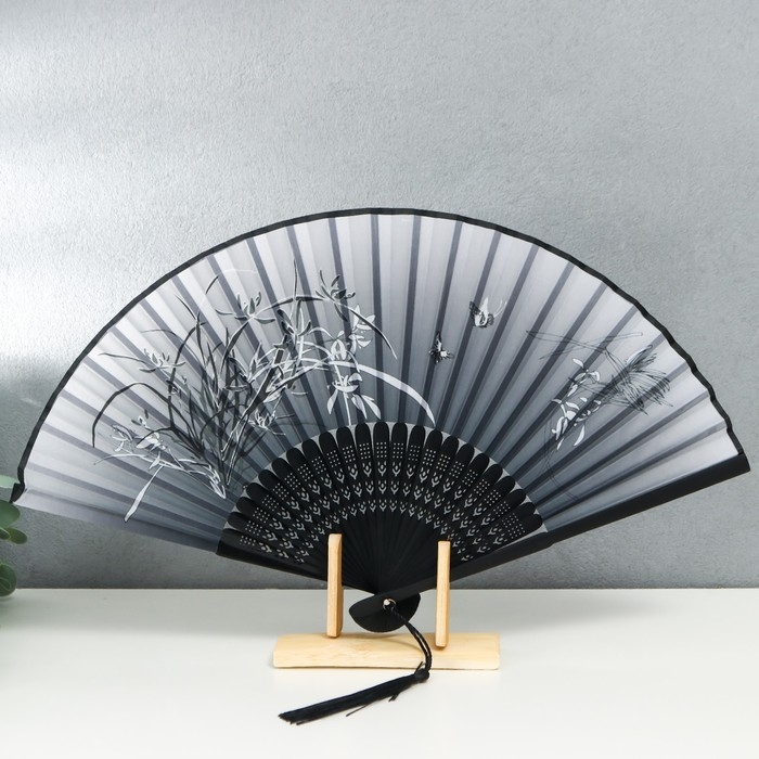 Веер бамбук, текстиль h=21 см  Веер бамбук, текстиль h=21 см "Бабочки в траве" чёрно-белый, с кисточкой