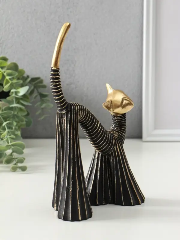 Сувенир полистоун Сувенир полистоун "Кошка в клёшах" чёрно-золотая 7,5х15х25 см