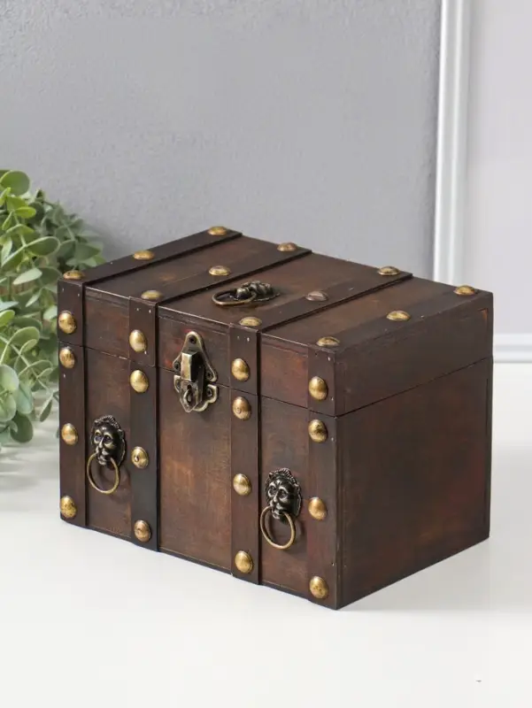 Шкатулка для украшений &laquo;Сундучок. Лев. С заклёпками&raquo;, дерево, коричневая, 21.8&times;15.5&times;15 см