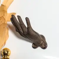 Крючки настенные &laquo;Рука - приветствие&raquo;, ключница декоративная, чугун, 11&times;7.2&times;8.5 см