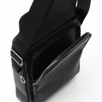 Сумка муж., 22*6,5*25, осн.отд на молн, 1внутр кар. прост,2нар.карм молн, дл рем, черный