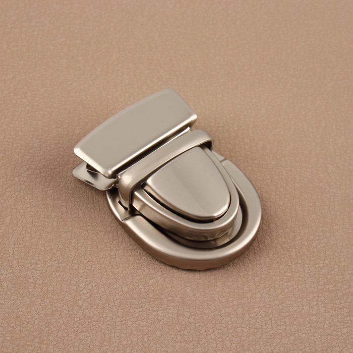 Застёжка для сумки, матовая, 3,5 × 4,7 см, цвет жемчужный серебряный Застёжка для сумки, матовая, 3,5 × 4,7 см, цвет жемчужный серебряный