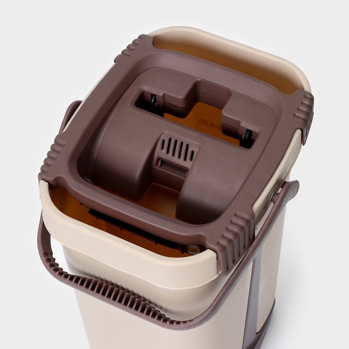 Швабра с отжимом и ведро Доляна: швабра плоская, ведро с отсеками для полоскания и отжима 8 л, запасная насадка из микрофибры, цвет МИКС Швабра с отжимом и ведро Доляна: швабра плоская, ведро с отсеками для полоскания и отжима 8 л, запасная насадка из микрофибры, цвет МИКС