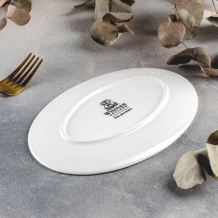 Блюдо фарфоровое овальное Wilmax Olivia, 13,5×20 см, цвет белый Блюдо фарфоровое овальное Wilmax Olivia, 13,5×20 см, цвет белый