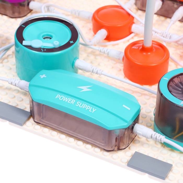 Электронный конструктор, 53 детали, 151 схема Электронный конструктор, 53 детали, 151 схема