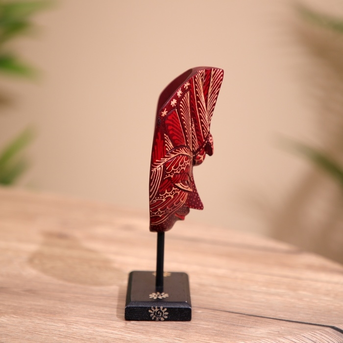 Сувенир Сувенир "Маска" на подставке, батик, дерево 20 см