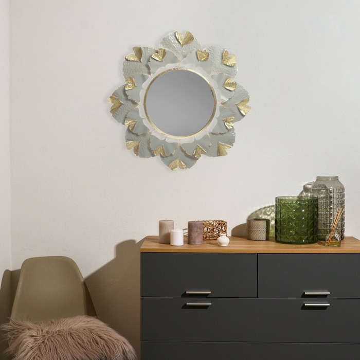 Декор настенный металл с зеркалом  Декор настенный металл с зеркалом "Цветок из веерных листьев" серо-золотой 98,4х98,4х6,4 см   104238