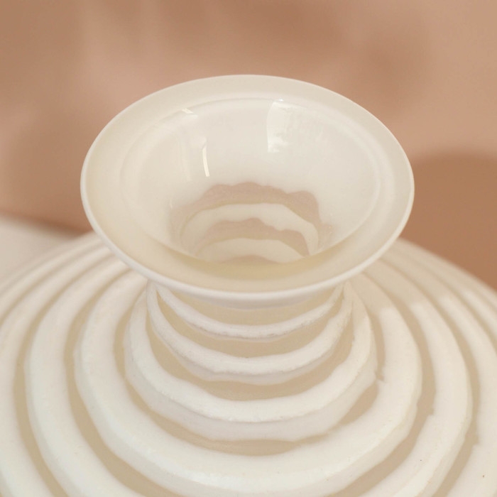 Ваза для цветов «Аркадия» из стекла, белая 23 х 21 х 21 см Ваза для цветов «Аркадия» из стекла, белая 23 х 21 х 21 см