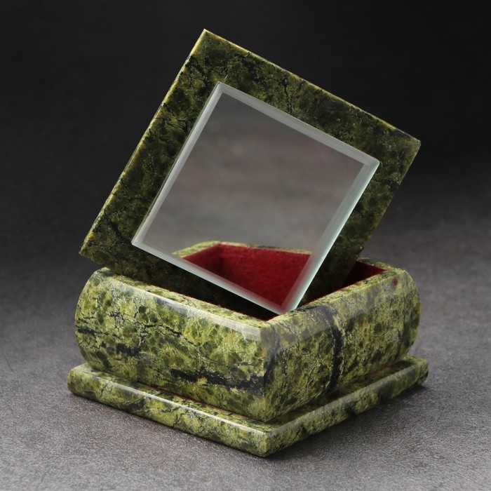 Шкатулка, змеевик Шкатулка, змеевик