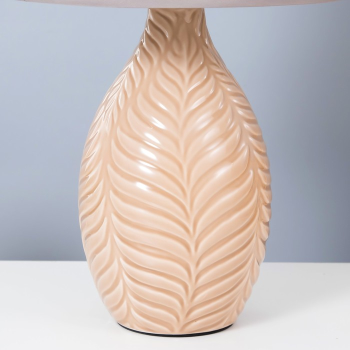 Настольная лампа "Тропики" Е14 1х40Вт  бежевый 25х25х42 см RISALUX