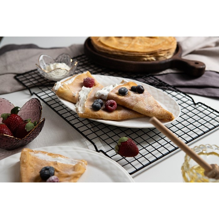 Тарелка фарфоровая обеденная Magistro «Блик», 25×16,5×1,5 см, цвет белый Тарелка фарфоровая обеденная Magistro «Блик», 25×16,5×1,5 см, цвет белый