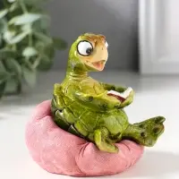 Сувенир полистоун лак "Черепашонок в кресле-мешке, читает книгу" 5,5х8,2х9,5 см