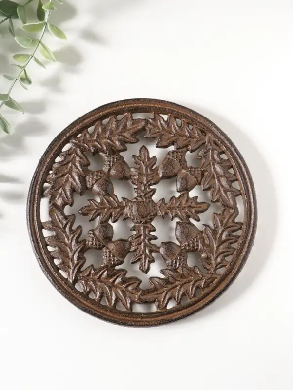 Сувенир чугун подставка "Жёлуди и дубовые листья" 18х18х1,5 см