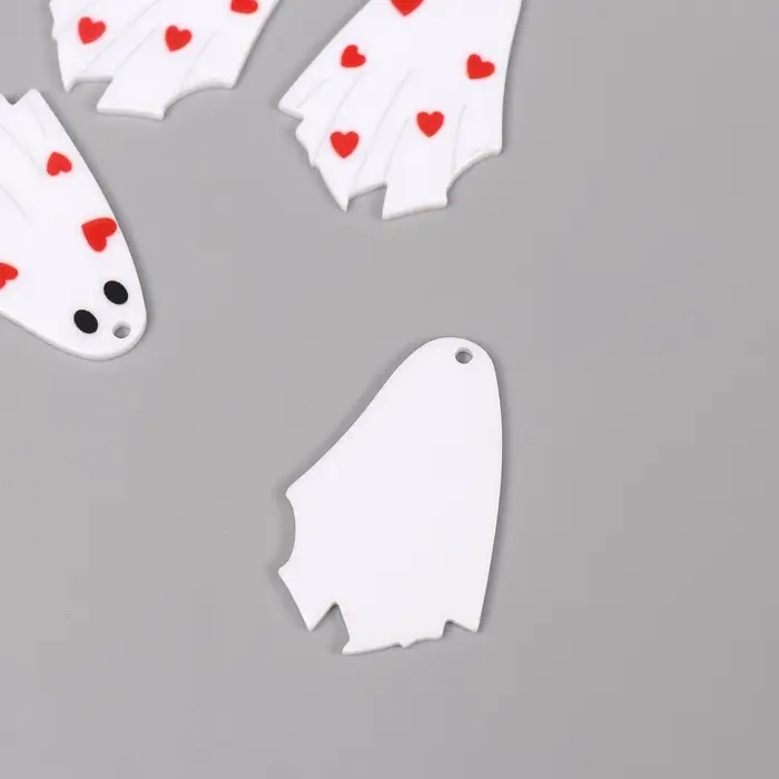 Декор для творчества акрил Декор для творчества акрил "Привидение с сердечками" 3,7х2,6х0,2 см