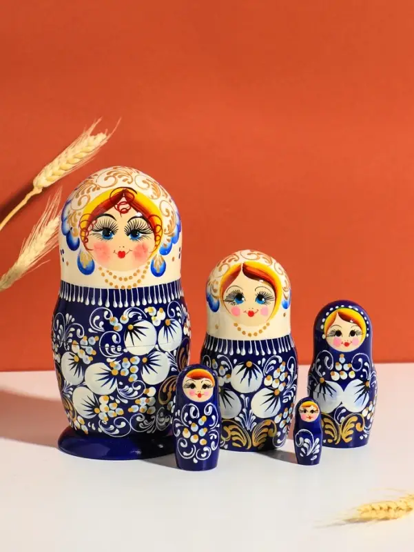 Матрешка дерево &laquo;Русская красота&raquo;, белый платок, 18 см, 5 кукольная, ручная роспись