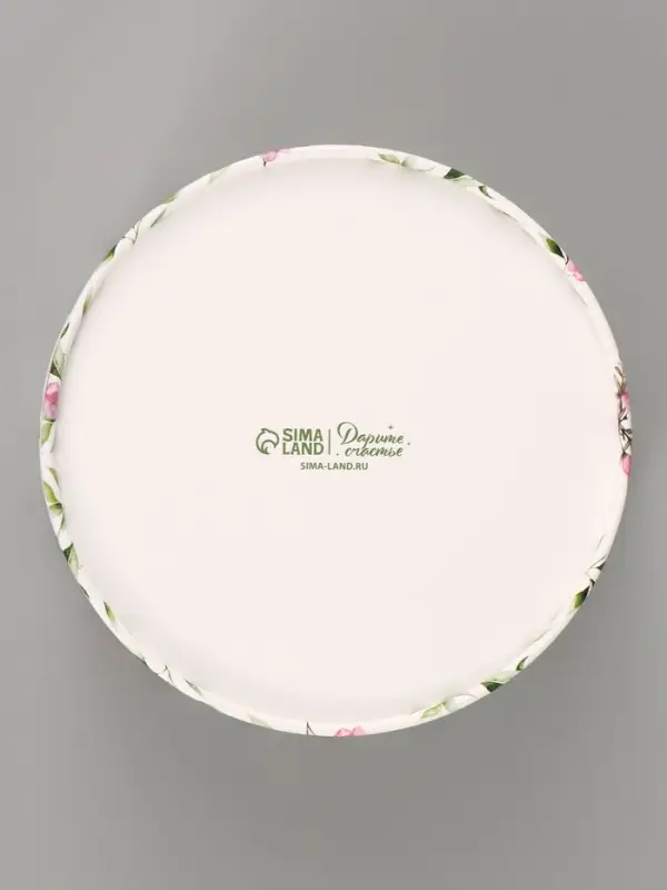 Коробка подарочная с окном With love, 16&times;16&times;5 см, круглая