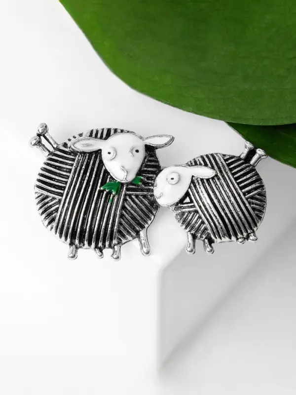 Брошь «Овечки пара», цвет белый в чернёном серебре