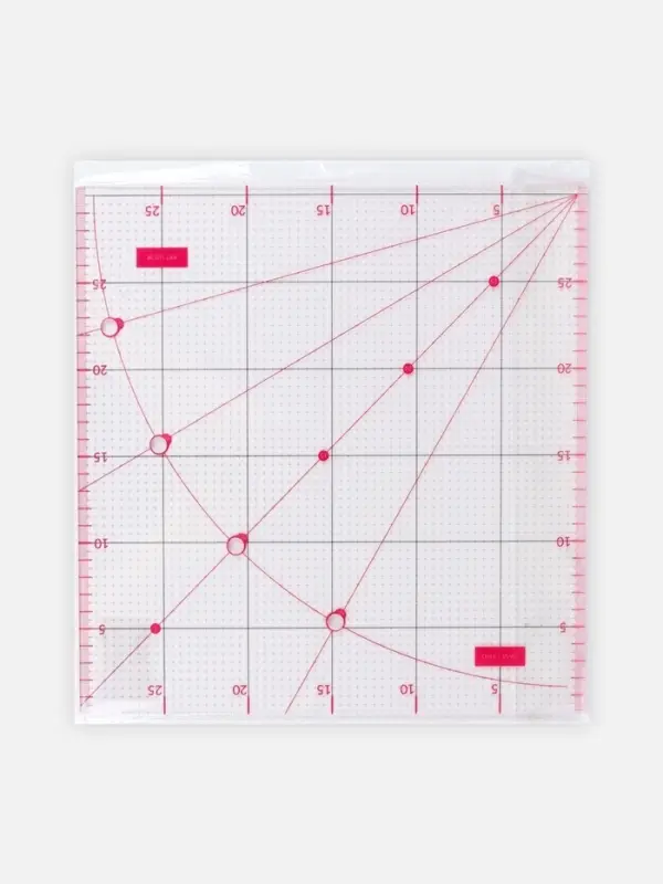 Линейка для квилтинга и пэчворка, с отверстиями, 30&times;30 см, розовая