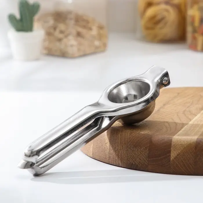 Соковыжималка ручная Juice, нержавеющая сталь, цвет серебряный Соковыжималка ручная Juice, нержавеющая сталь, цвет серебряный