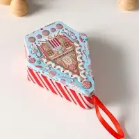 Шкатулка подарочная &laquo;Пряничный домик подвесной&raquo;, металл фигурная, 13.5&times;10&times;4 см