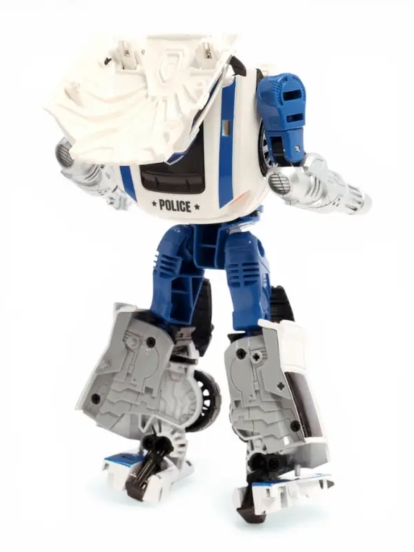Робот &laquo;Полицейская машина&raquo;, с металлическими элементами, трансформируется