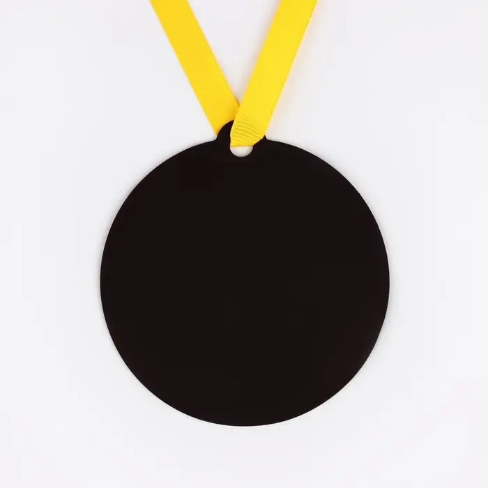 Медаль на магните на выпускной «Выпускник», 8.5×9 см Медаль на магните на выпускной «Выпускник», 8.5×9 см