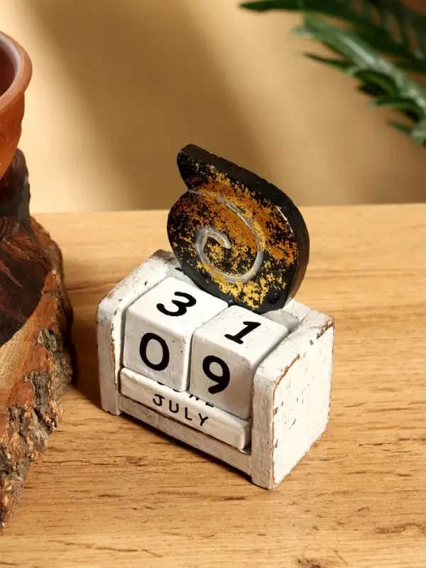 Календарь настольный «Ракушка», 7.5×4×10 см, дерево, чёрный