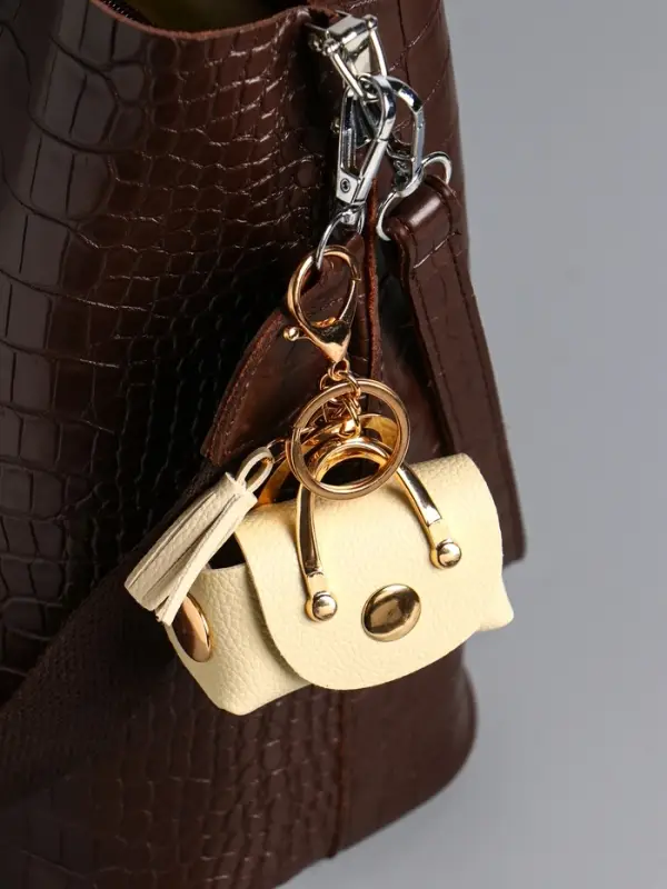 Брелок кожзам с карабином, с кистью Брелок кожзам с карабином, с кистью "Саквояж" сливочный 7,5х4х7 см