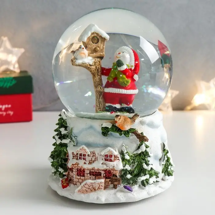 Снежный шар новогодний стеклянный «Снеговик со скворечником», музыкальный, 11.5×11.5×14 см