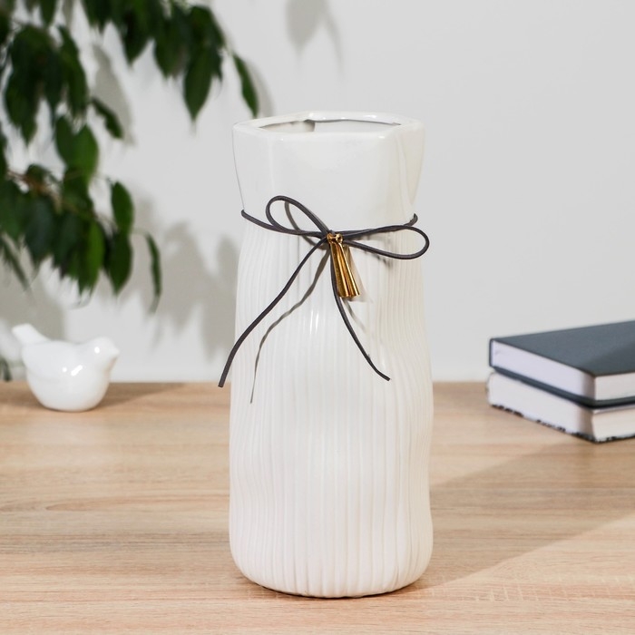 Ваза керамика настольная Ваза керамика настольная "Блез" 26,5 см, белый