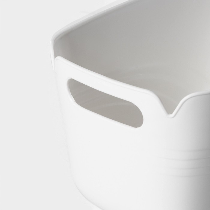 Контейнер для хранения с ручкой LaDо́m «Лаконичность», 27×14,8×11,8 см, цвет белый Контейнер для хранения с ручкой LaDо́m «Лаконичность», 27×14,8×11,8 см, цвет белый