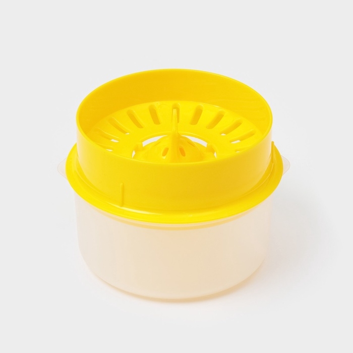 Сепаратор-соковыжималка с контейнером Доляна «Солнышко», 2 в 1, пластик, 13×10 см, 600 мл, жёлтый Сепаратор-соковыжималка с контейнером Доляна «Солнышко», 2 в 1, пластик, 13×10 см, 600 мл, жёлтый