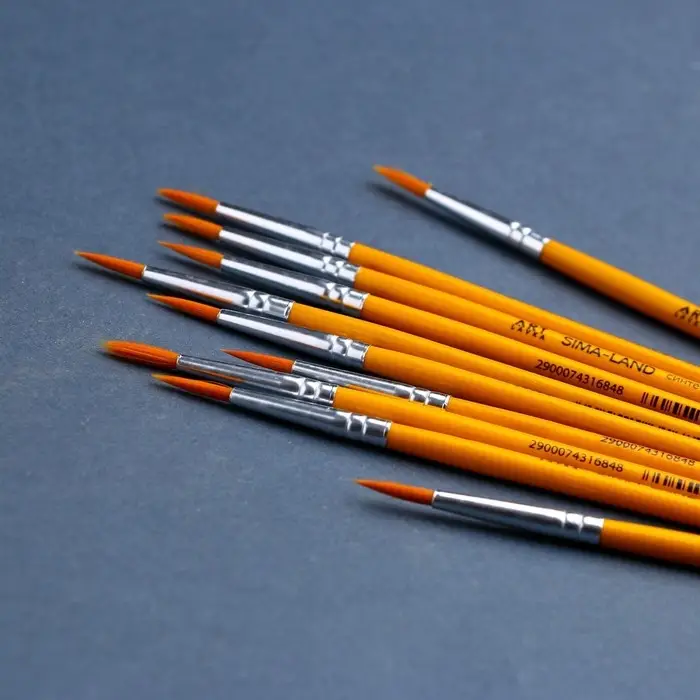 Кисть для рисования синтетика круглая № 4 (диаметр обоймы 3 мм; длина ворса 11 мм) Кисть для рисования синтетика круглая № 4 (диаметр обоймы 3 мм; длина ворса 11 мм)