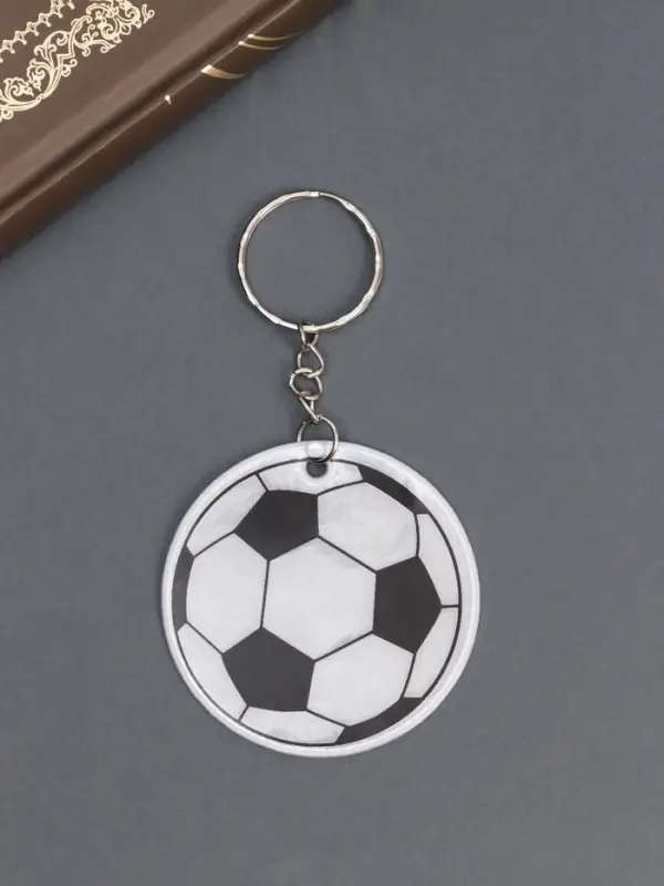 Светоотражающий брелок для ключей на кольце «Футбольный мяч», пластик, 6×6 см