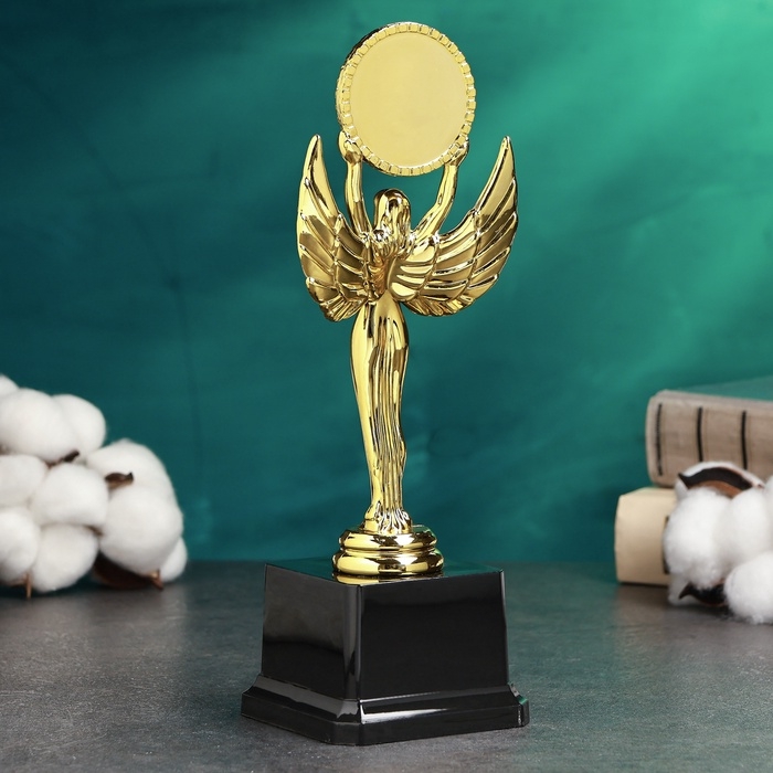 Стела  Стела "Ника" 8х8х22см