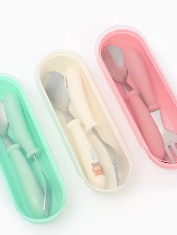 Набор детских столовых приборов в футляре: вилка, ложка Крошка Я бежевый Набор детских столовых приборов в футляре: вилка, ложка Крошка Я бежевый