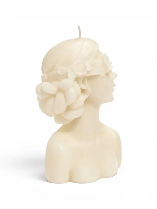 Свеча интерьерная &laquo;Девушка&raquo;, 300 г, 8.5&times;7&times;13.5 см