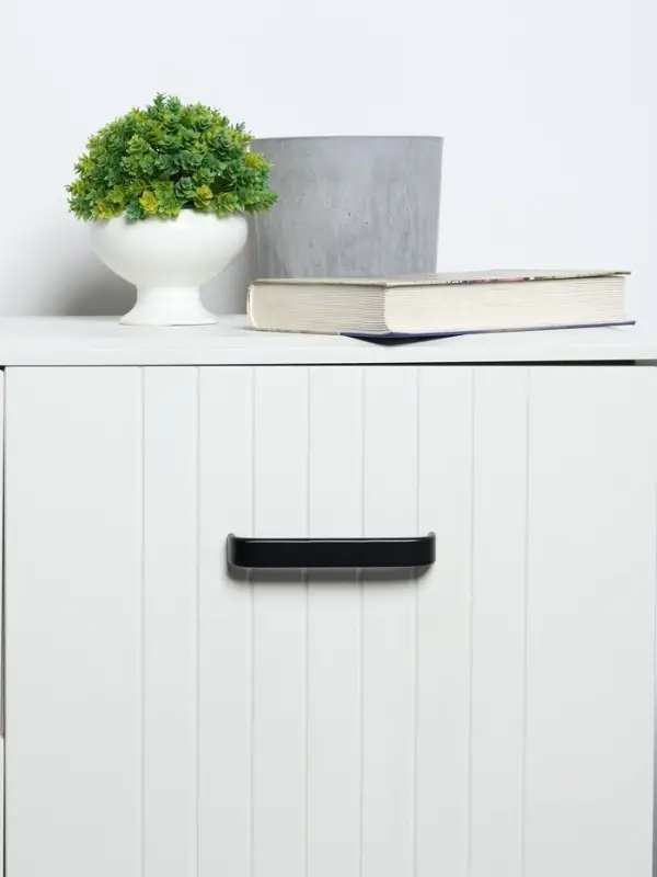 Ручка-скоба мебельная ТУНДРА РС108, м/о 128 мм, черная