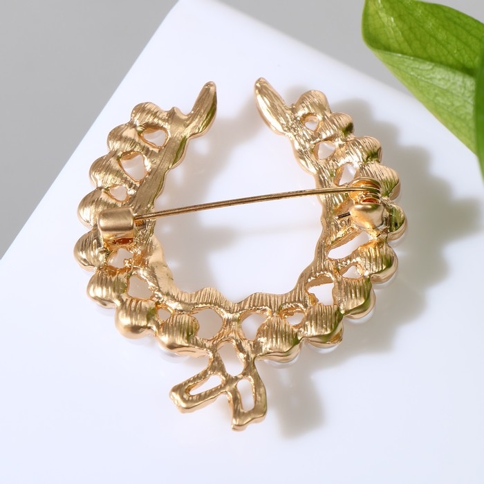 Брошь &laquo;Венок&raquo; с жемчугом, цвет белый в золоте