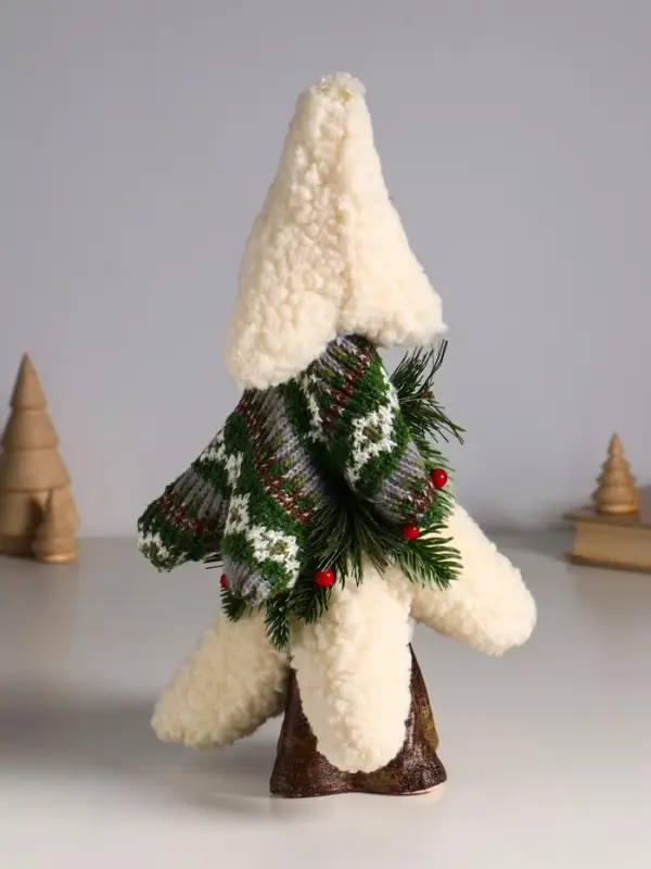 Декор  Декор "Вязаная ель с ягодками" 15х15х33 см