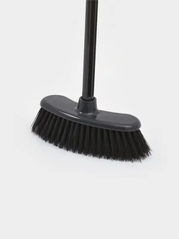 Щётка для пола жесткая &laquo;Комфорт&raquo; с черенком, МИКС