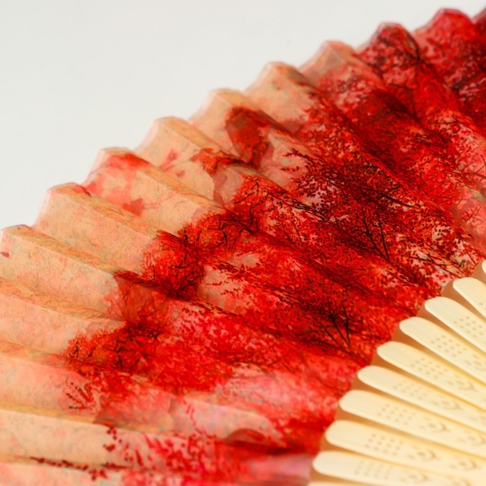 Веер бамбук, текстиль h=23 см  Веер бамбук, текстиль h=23 см "Вечер на реке" красный, с кисточкой