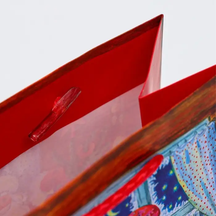 Пакет подарочный Пакет подарочный "Дед мороз у ёлки", 11,5 х 14,5 х 6,5 см.