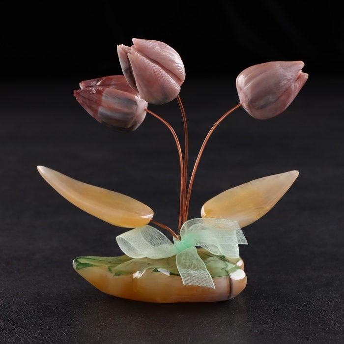 Сувенир  Сувенир "Тюльпаны весенние", селенит