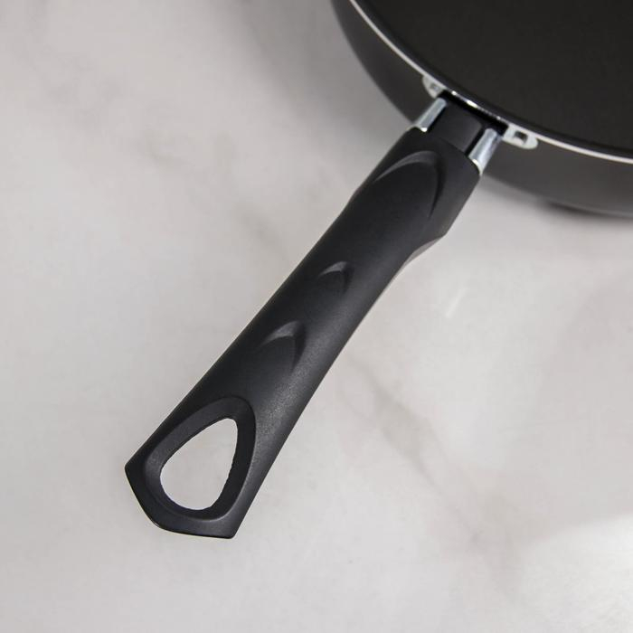 Сотейник Consul, 3,7 л, d=26 см, стеклянная крышка, пластиковая ручка, антипригарное покрытие, цвет чёрный Сотейник Consul, 3,7 л, d=26 см, стеклянная крышка, пластиковая ручка, антипригарное покрытие, цвет чёрный