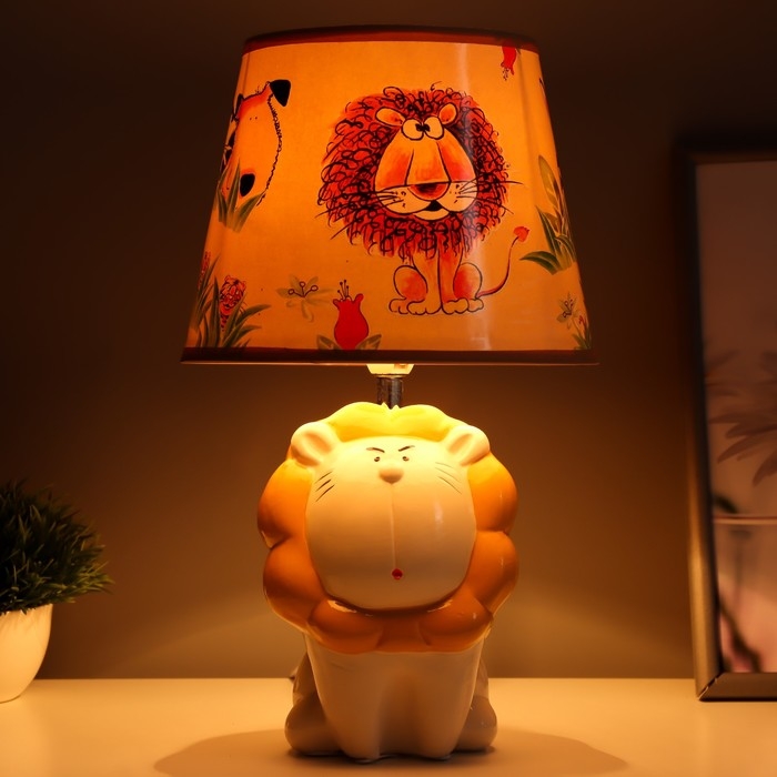 Настольная лампа  Настольная лампа "Лев" Е14 40Вт белый 20х20х35см